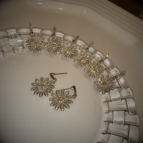 Daisy Flower Pierce