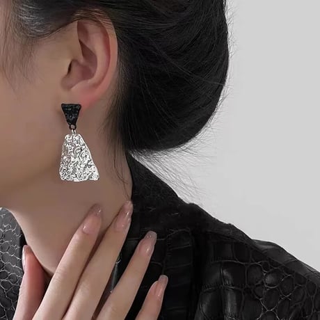 Asymmetry Trapezoid Pierce