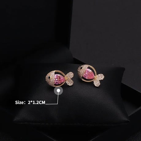 Small Fish Pave Pierce