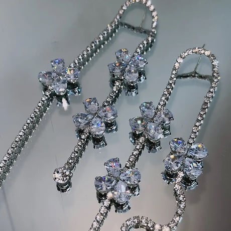 Flower Crystal Long Pierce