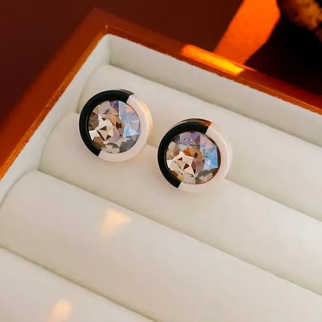 Bicolor Crystal Circle Pierce