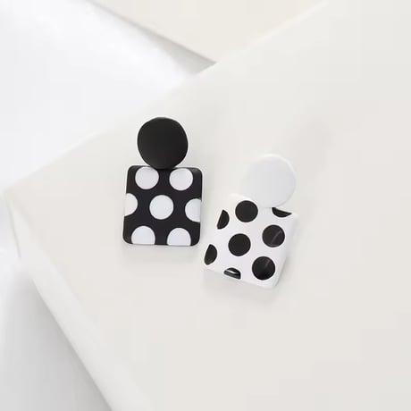 Asymmetry Dot Pierce