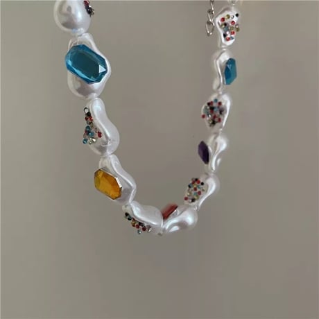 Decorative Baroque Pearl Necklace