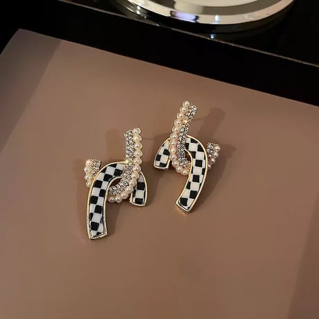 Plaid Deformed Pierce