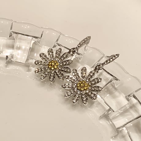 Daisy Flower Pierce