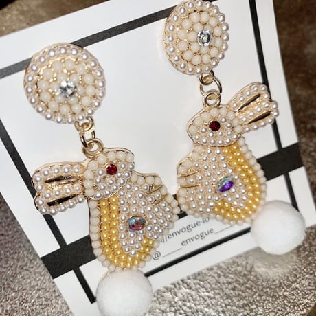 Rabbit  Ponpon Beads Pierce/2color