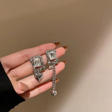 Asymmetry Metal Square Crystal Pierce