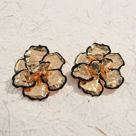 Metal Bicolor Flower Pierce