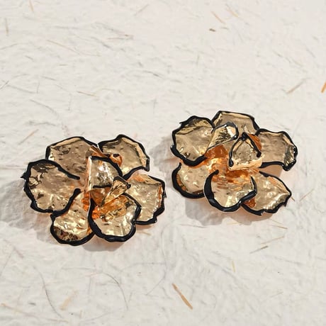 Metal Bicolor Flower Pierce