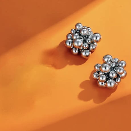 Metal Ball Aggregation Pierce/2color