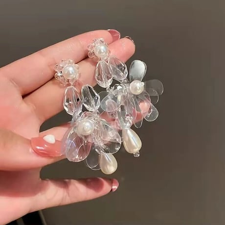 Clear Flower Beads Pierce