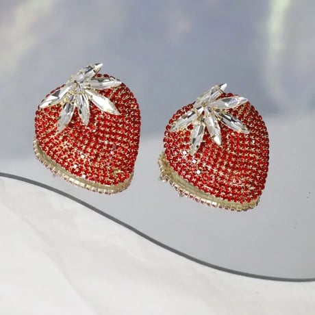 Strawberry Bijou Pierce