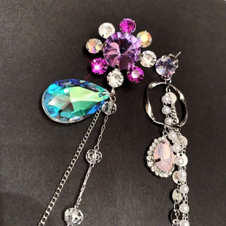 Crystal Flower Asymmetry Pierce/2color