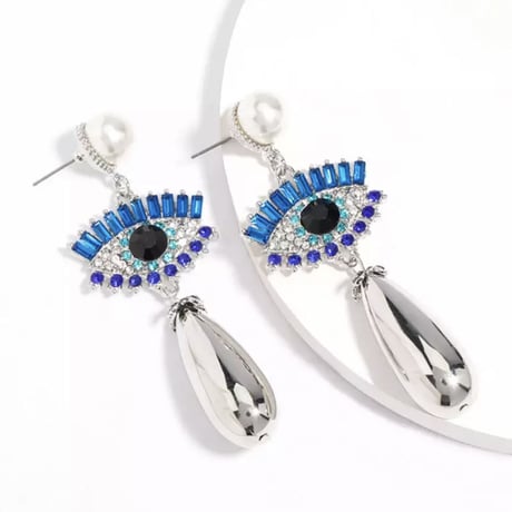Eye Teardrop Pierce