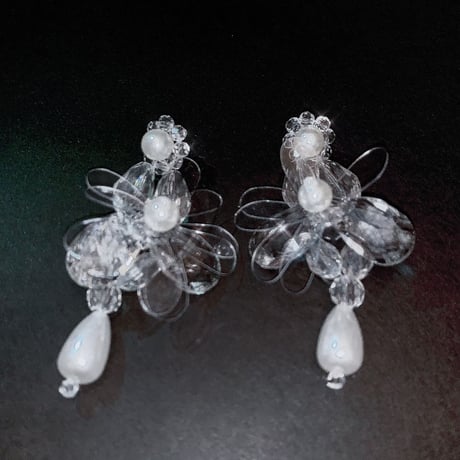 Clear Flower Beads Pierce