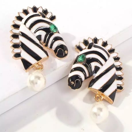 Zebra Pierce