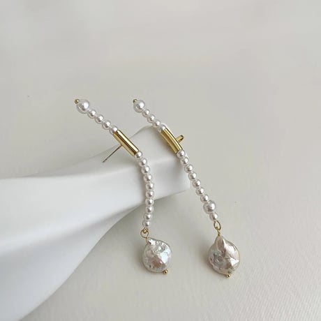 Asymmetry Baroque Pearl Pierce&Clip