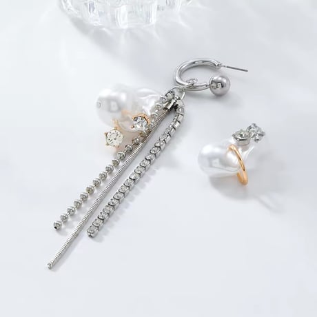 Asymmetry Baroquepearl Tassel Pierce