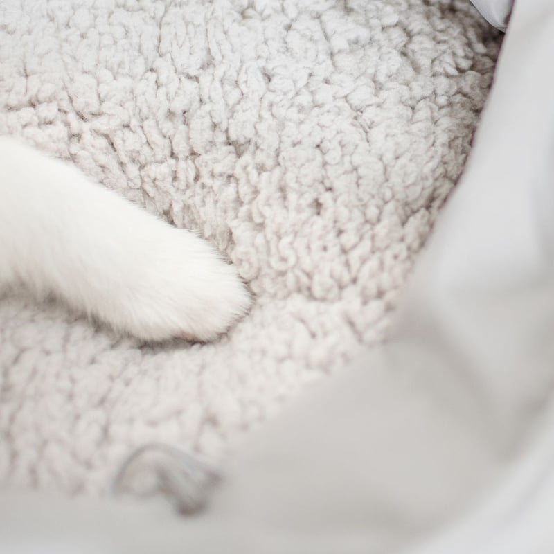 lambwolf] ベッド型スリング 3色 | モフモフ mof_mof｜北欧デザインの