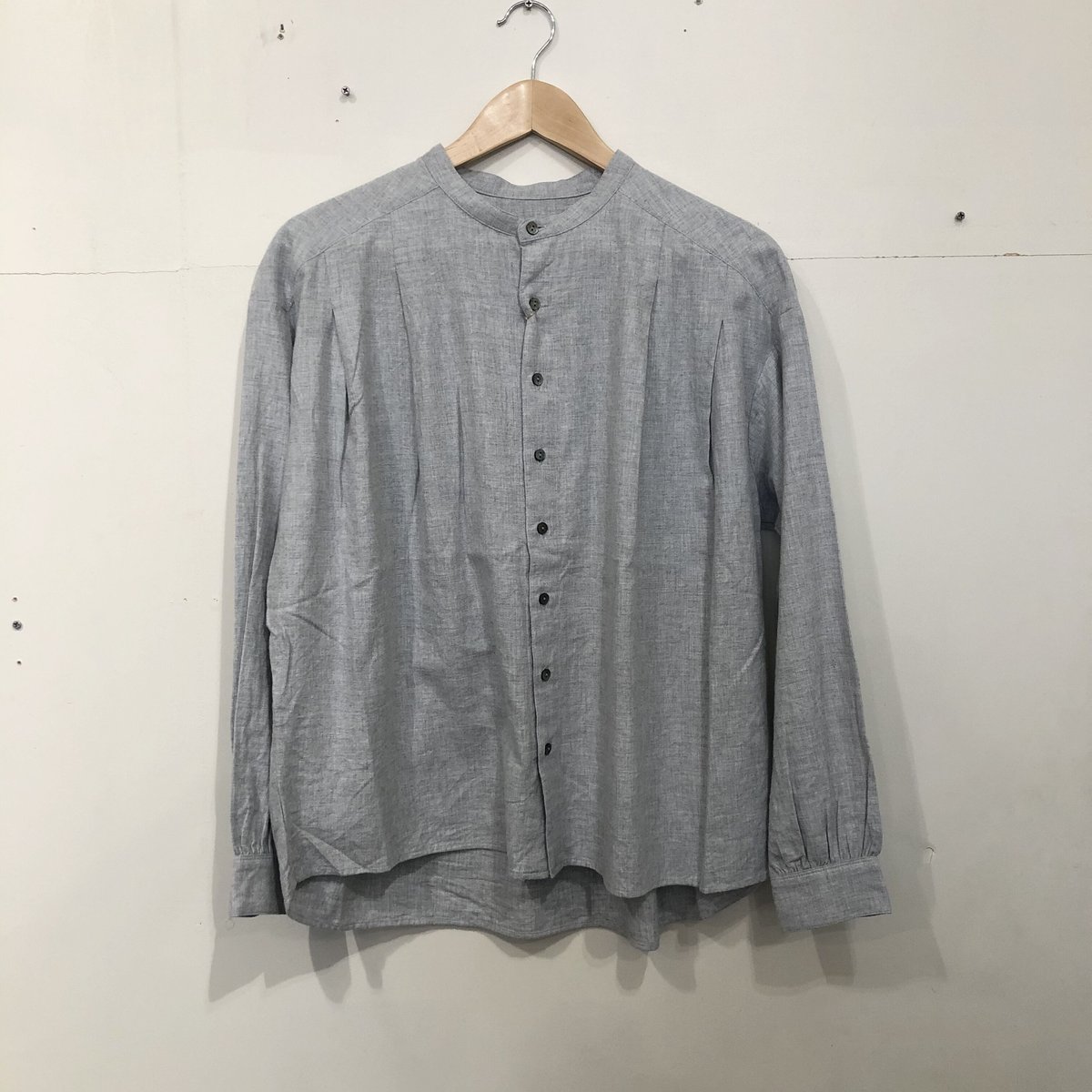 prit / ビエラシャンブレーピーチ起毛 スタンドカラータックブラウス