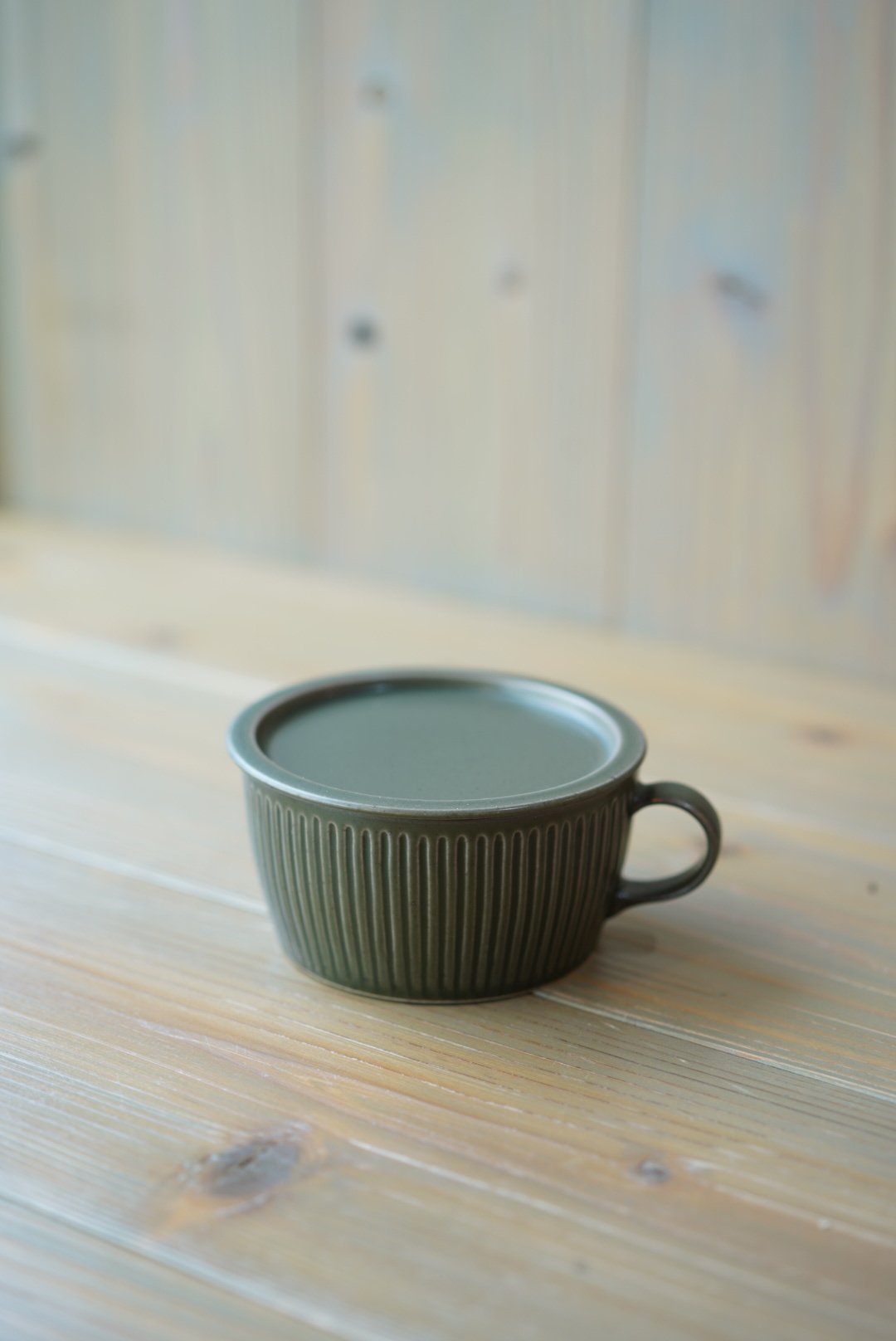 蓋付きスープカップ 筋彫り | ZOE L'Atelier de Poterie