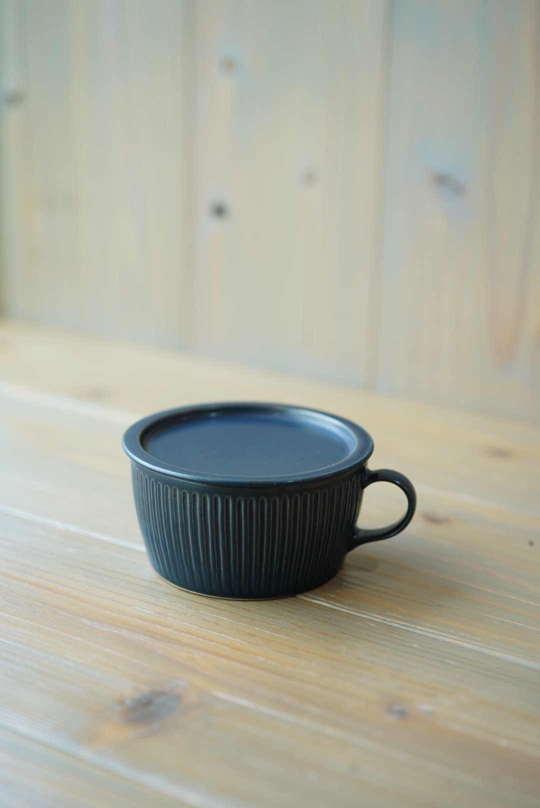 蓋付きスープカップ 筋彫り | ZOE L'Atelier de Poterie