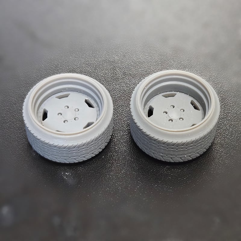 1/18スケール 17インチ ホイール5穴BZ＆引っ張りタイヤAR1セット 