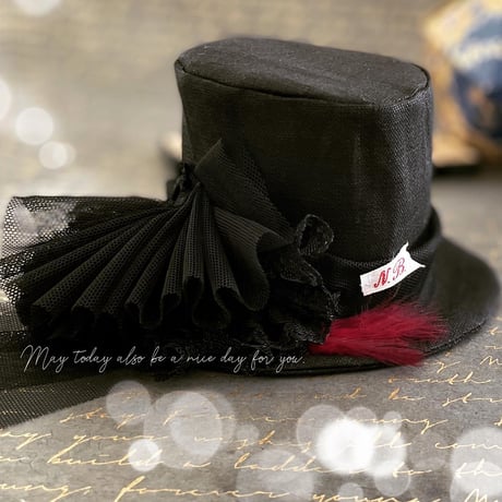 Moulin Rougeの羽根帽子　　　AYASHIGE-帽子　ブライスサイズ