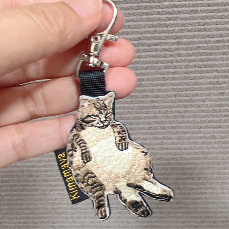 シュールな刺繍ワッペンキーホルダー(A−030ふてねこ)