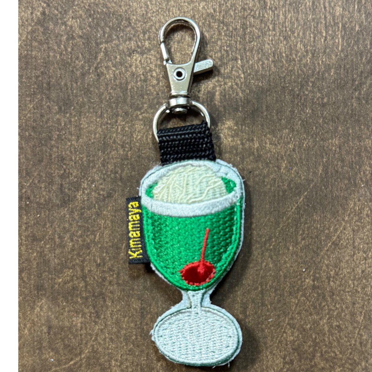 シュールな刺繍ワッペンキーホルダー(F−76メロンソーダ) | Kimamaya