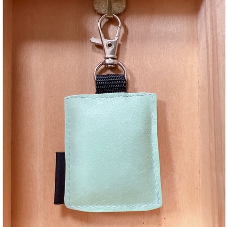 シュールな刺繍ワッペンキーホルダー(F−031ドロップ缶)