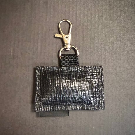 シュールな刺繍ワッペンキーホルダー(駐車場看板)