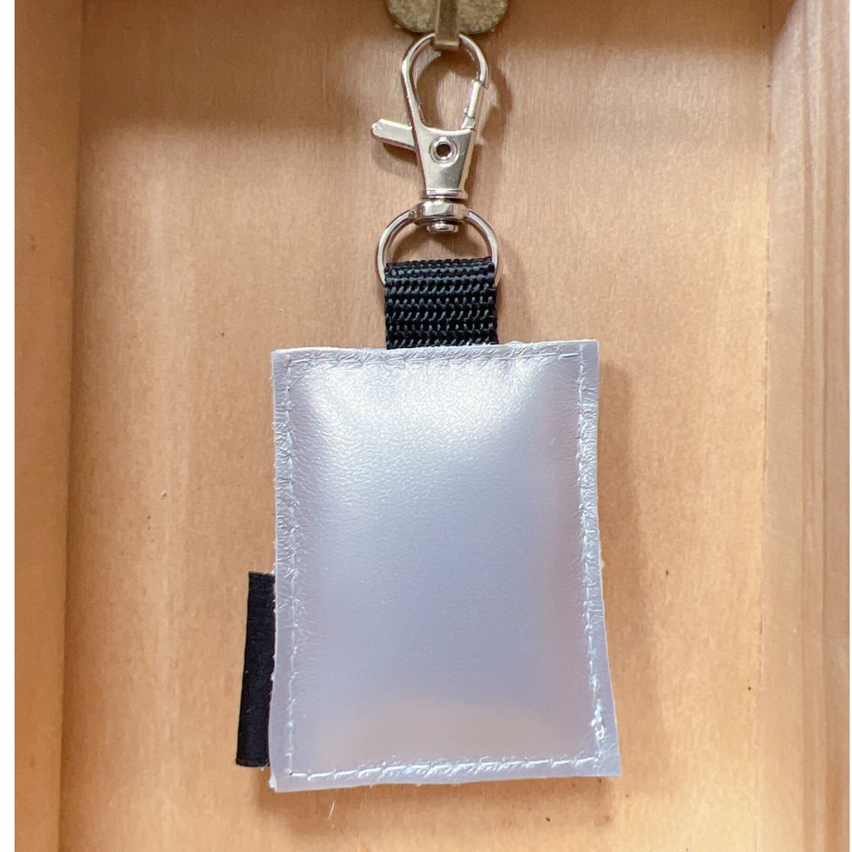 シュールな刺繍ワッペンキーホルダー(G-016事務ファイル