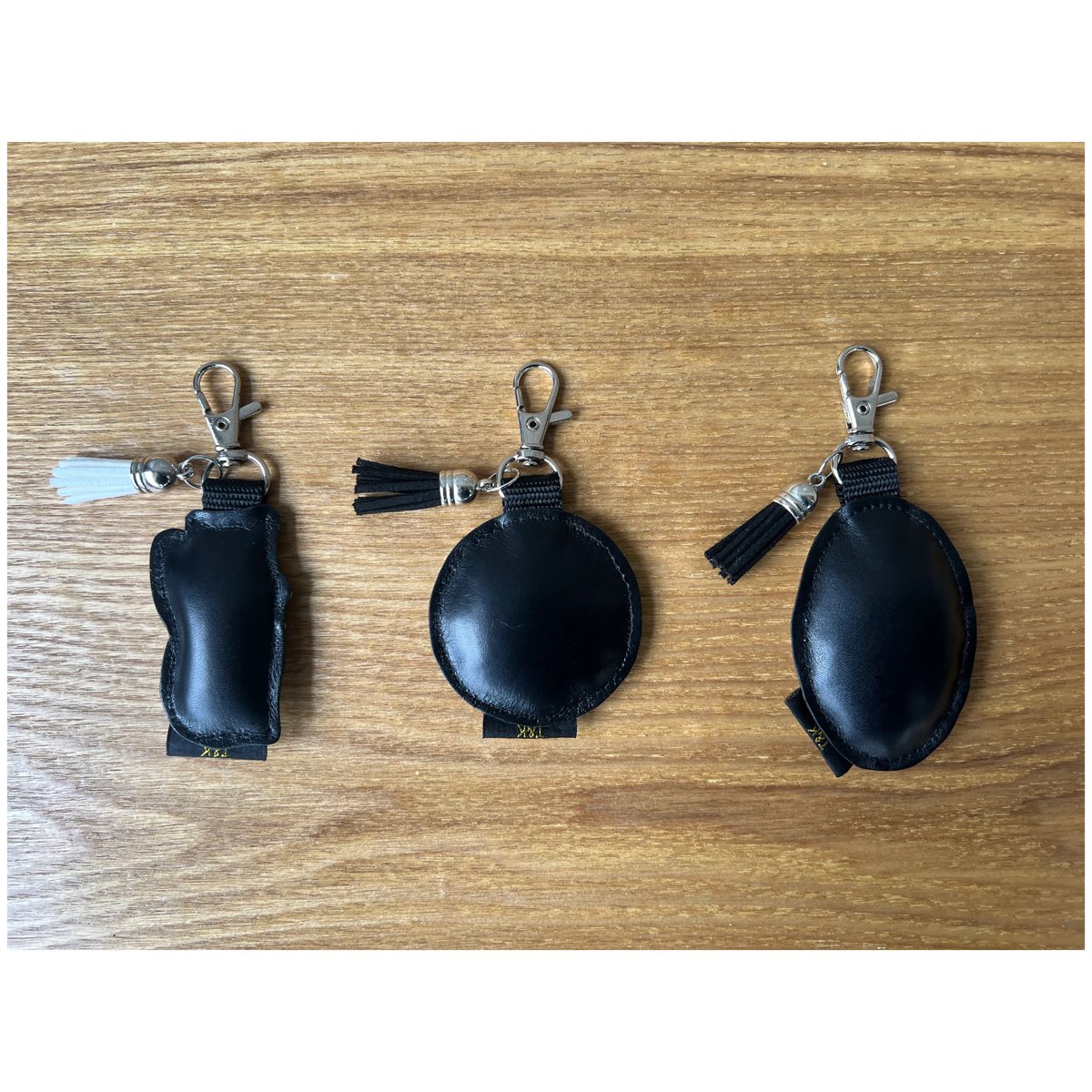 everyone エブリワン ラバーキーホルダー　ブラック&ホワイトセット GIVENCHY ジバンシィ スナップクロージャー 4Gキーホルダー