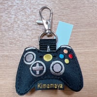 シュールな刺繍ワッペンキーホルダー(G-028コントローラー)
