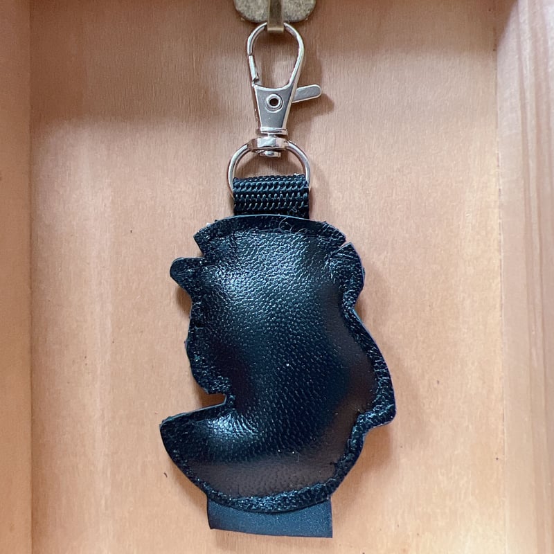 n*u様 ハンドメイド刺繍キーホルダー　焼き魚とキジトラさん シュールな刺繍ワッペンキーホルダー(G-108クレオパトラ