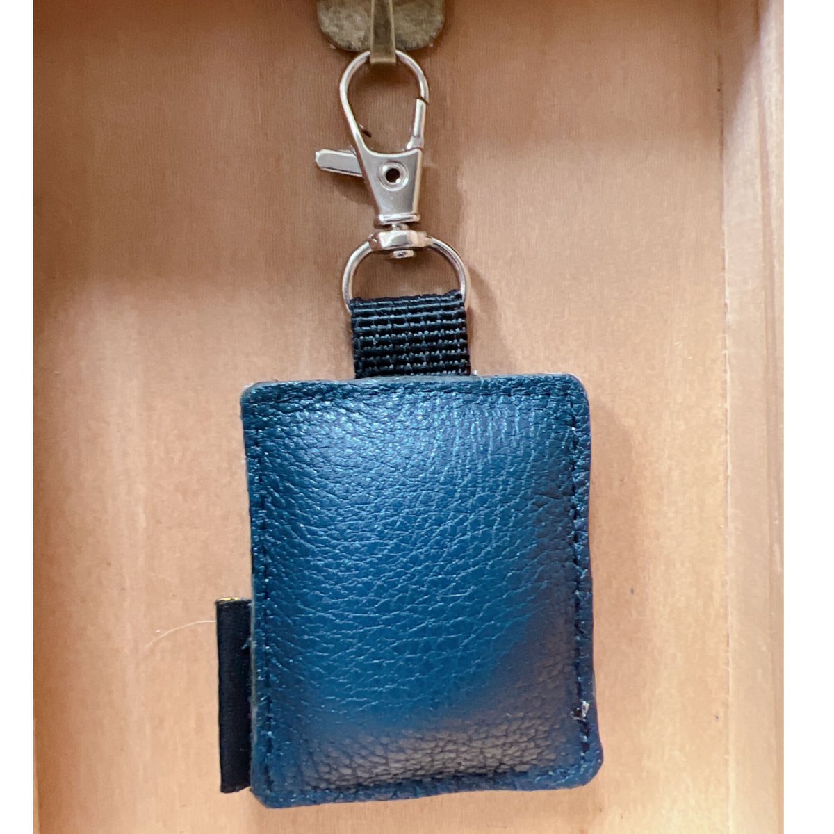 シュールな刺繍ワッペンキーホルダー(G-073Barber看板) | Kimamaya T&