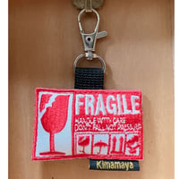 シュールな刺繍ワッペンキーホルダー(G-069割れ物注意)