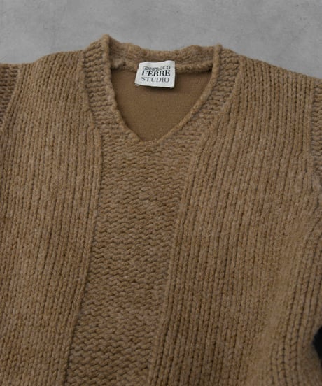 Gianfranco Ferre 90s switching design knit