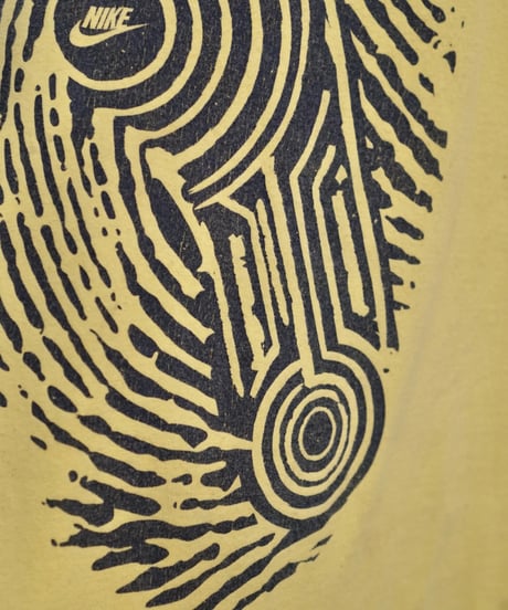 00s NIKE footprint Tee