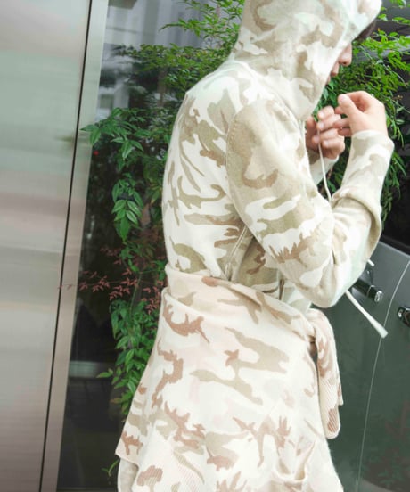 90-00s 'the great china wall' 100% cashmere camo knit hoodie