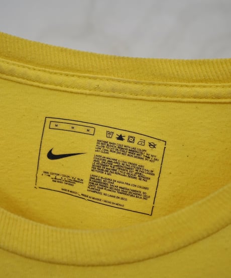 00s NIKE footprint Tee