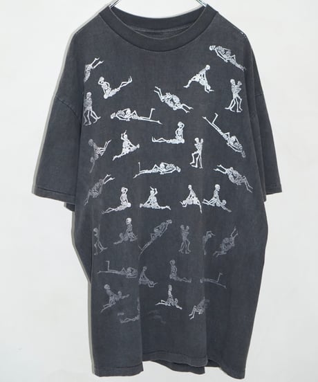90s fashion victim 48 tricks Tee