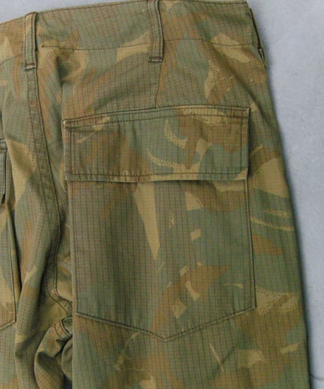00s ONE GRAVITY cotton/poly camouflage cargo