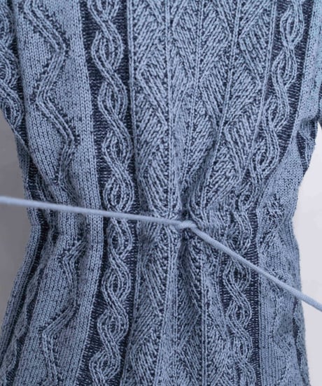 90s unknown long neck cable knit