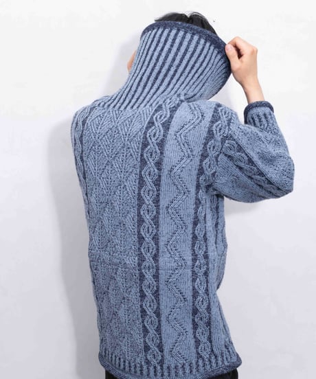 90s unknown long neck cable knit