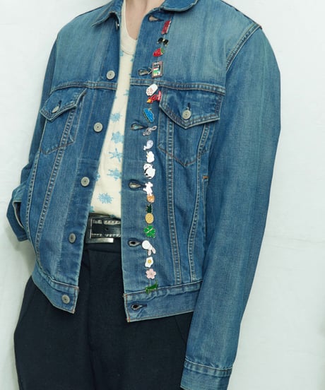 90s Levi's pins design denim jacket