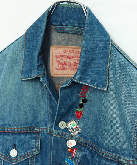90s Levi's pins design denim jacket