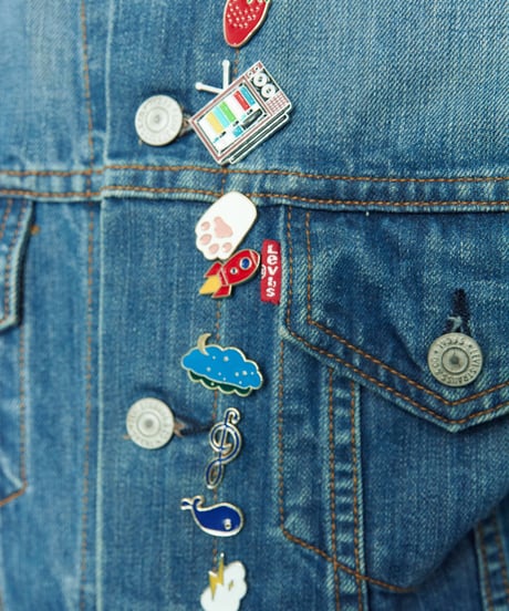 90s Levi's pins design denim jacket
