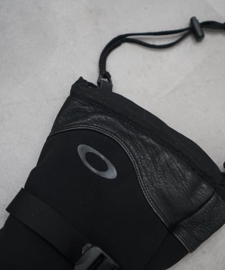 Oakley 00s leather/poly mittens